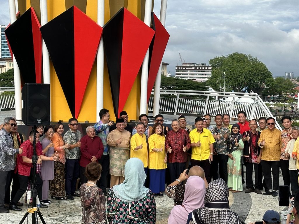 Celebrating Unity in Diversity: ‘Ibu Pertiwi’ Flag Raising Ceremony Unites Sarawak Communities 4 Celebrating Unity in Diversity ‘Ibu Pertiwi’ Flag Raising Ceremony Unites Sarawak Communities