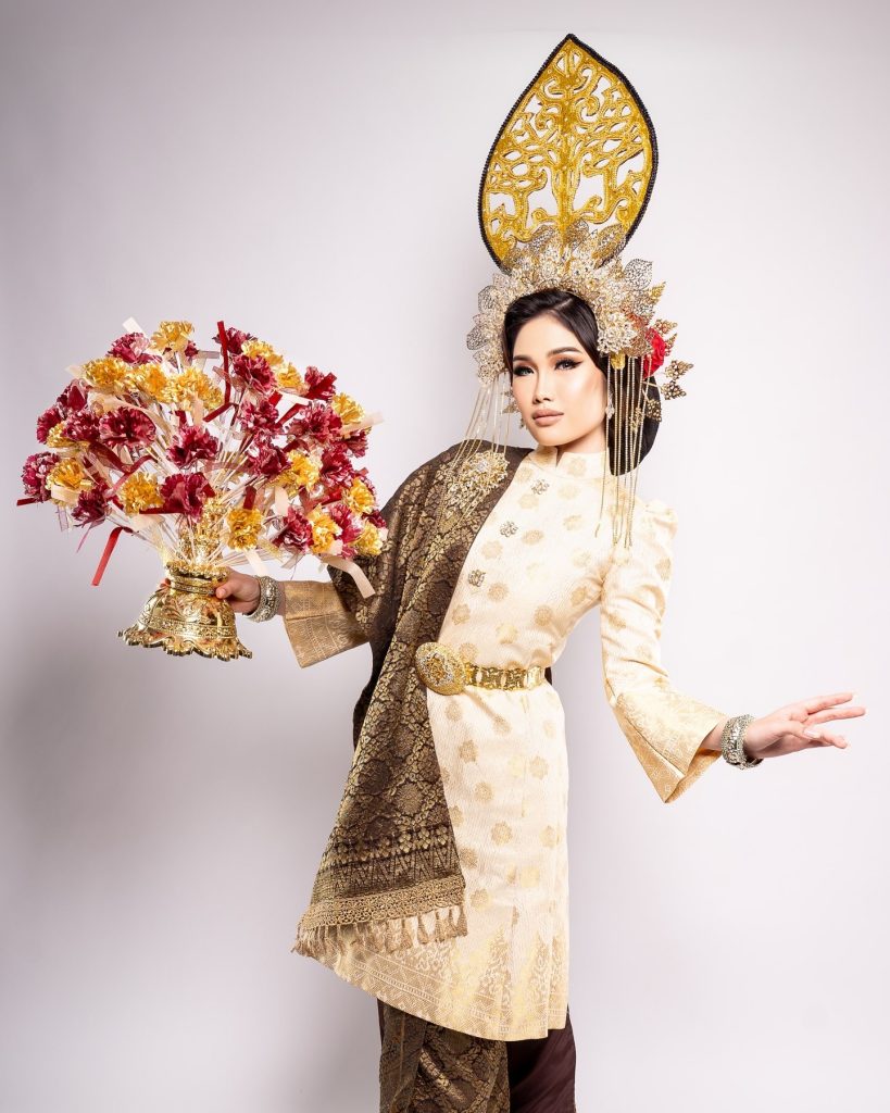 Lee Min Qi at Miss Globe 2024 Semi-Finals with ‘Sembah Tamu’ Costume! 3 Lee Min Qi at Miss Globe 2024 Semi-Finals with ‘Sembah Tamu’ Costume!
