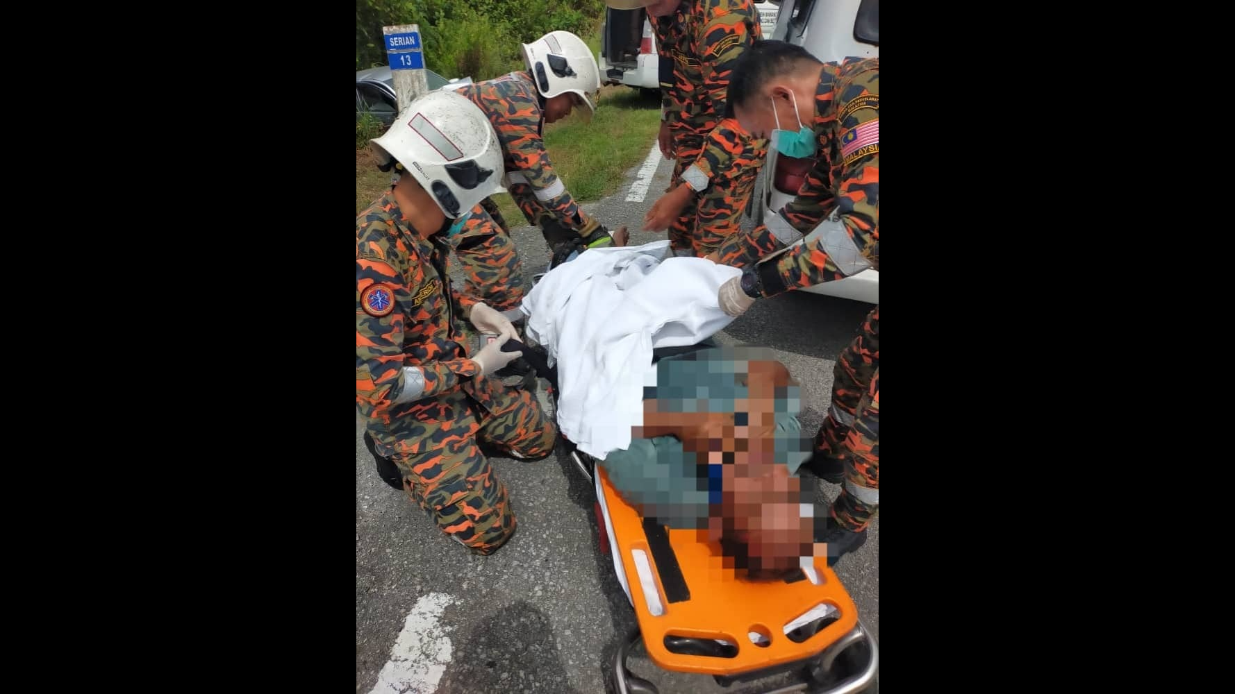 Four Seriously Injured in Serian Crash Involving Van and Hatchback