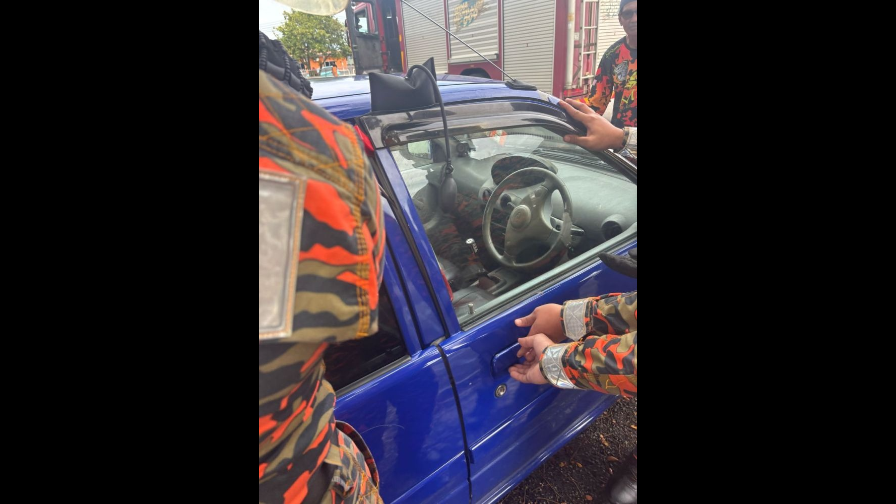 Lutong Firefighters Rescue Elderly Man from Locked Car in Miri