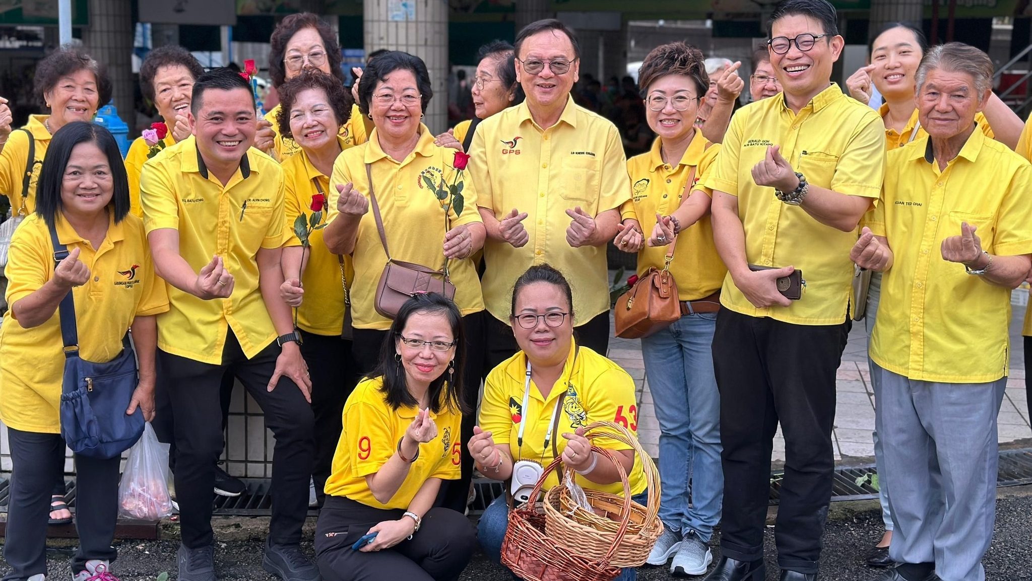Honouring Women YB Dato Lo Khere Chiang Spreads Joy with Flowers