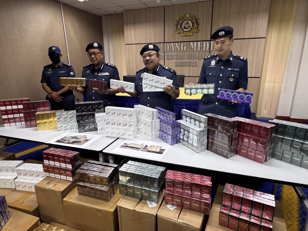 Sarawak Customs Busts Massive Cigarette Smuggling Syndicate, Seizes Over 16 Million ‘Kretek’ Sticks