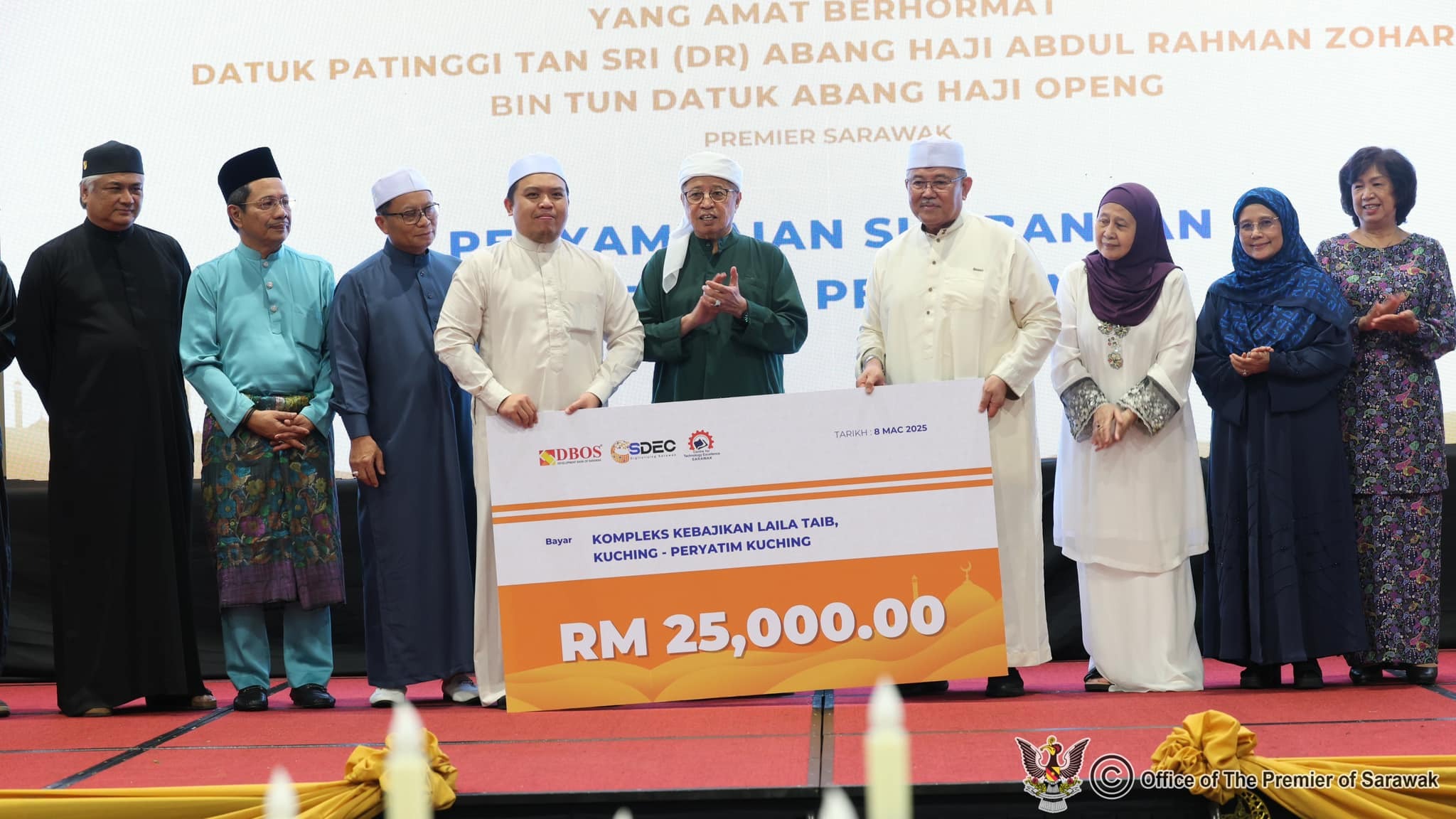 Sarawak Premier Joins Breaking of Fast, Gives Aid to Orphans