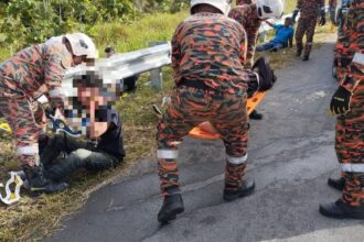 5 Foreigners Hurt in Car-Lorry Crash Along Bukit Sebangkoi Highway