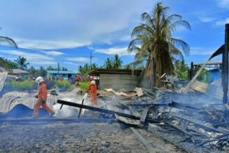 Fire Destroys Two Teacher Quarters Blocks at SK Perpat Saratok