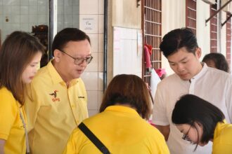 SUPP Batu Kitang Brings Mobile Govt Services to 10th Mile Kota Padawan!