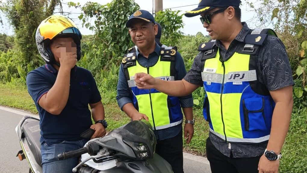 JPJ Sibu Cracks Down Two Vehicles Seized for Expired Licenses