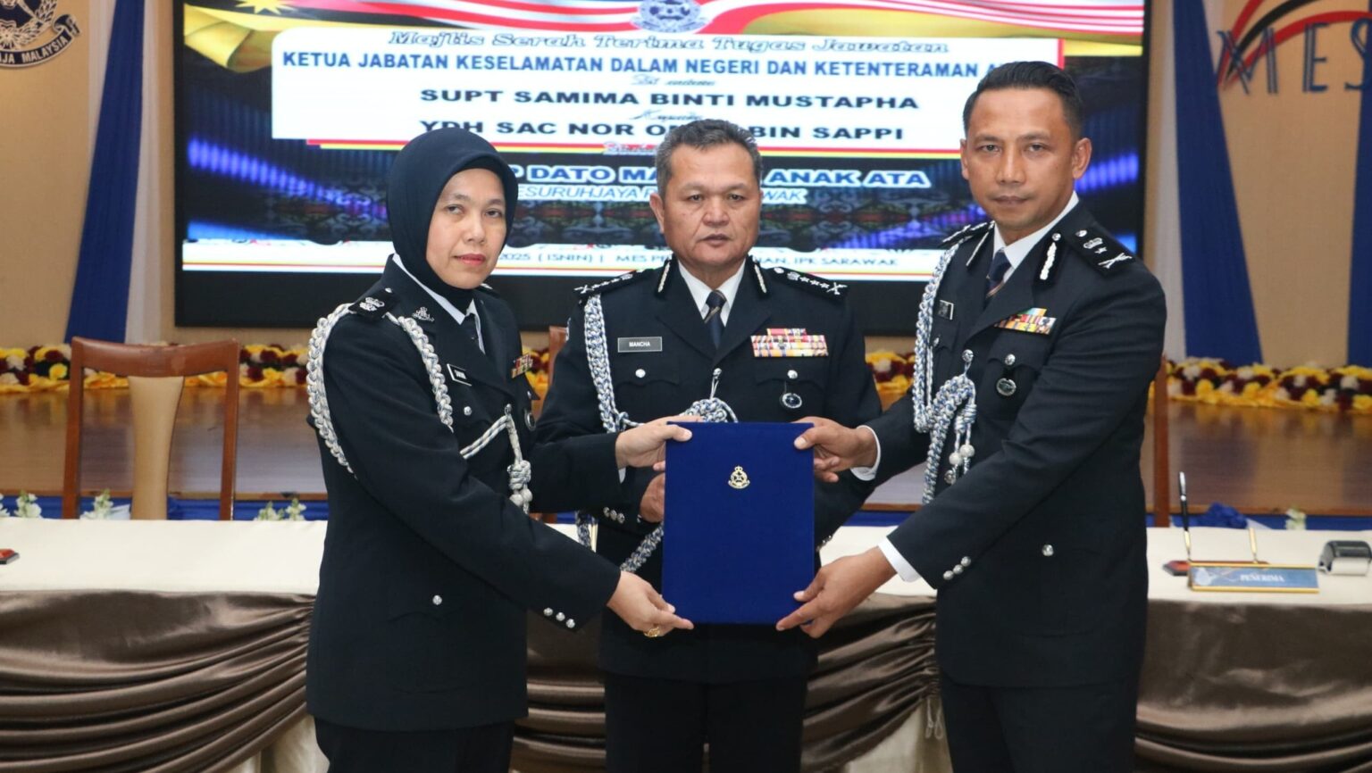 New Sarawak Police Leaders Take Charge in Ceremony Full of Respect