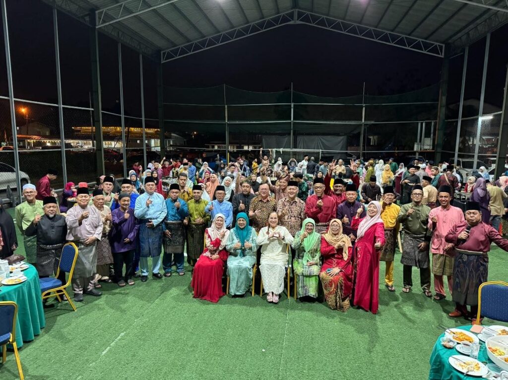 PBB Aidilfitri Gathering Unites Kampung Burung Lilin Community