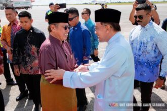 PM Anwar Ibrahim Lands in Kuching for Key One-Day Official Visit