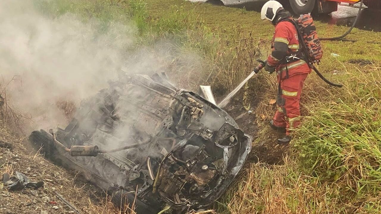 Perodua Viva Bursts Into Flames in Sri Aman, Driver Escapes Alive