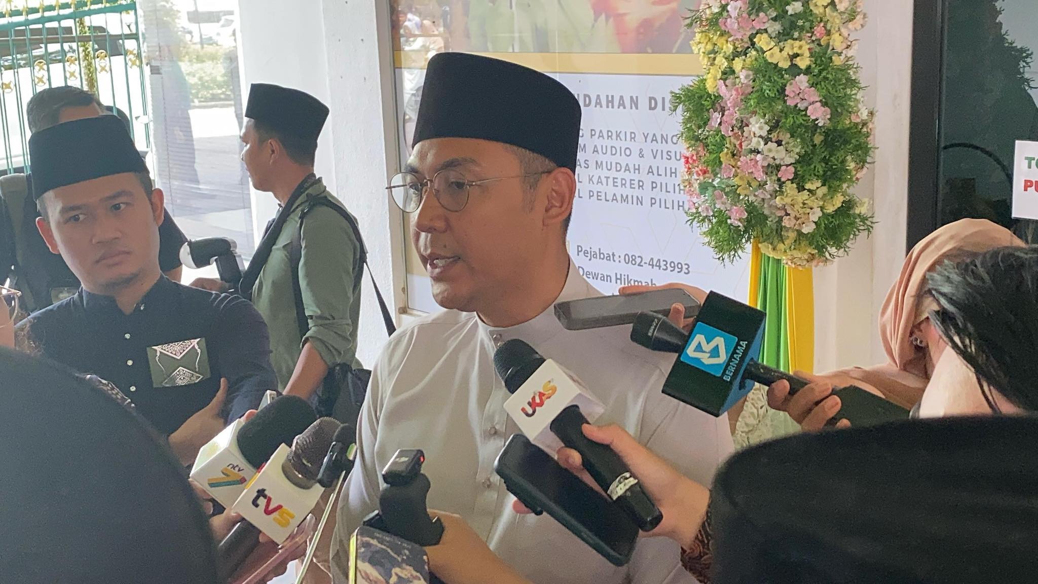 Sarawak Foundation Cancels RM8 Million in Education Loans to Help Students