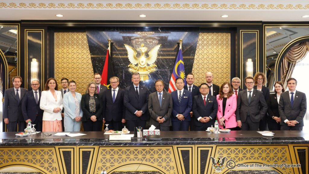 Sarawak Premier Receives Courtesy Calls from EFTA Delegation & Asian Women's Leadership Project 2 Sarawak Premier Receives Courtesy Calls from EFTA Delegation & Asian Women's Leadership Project