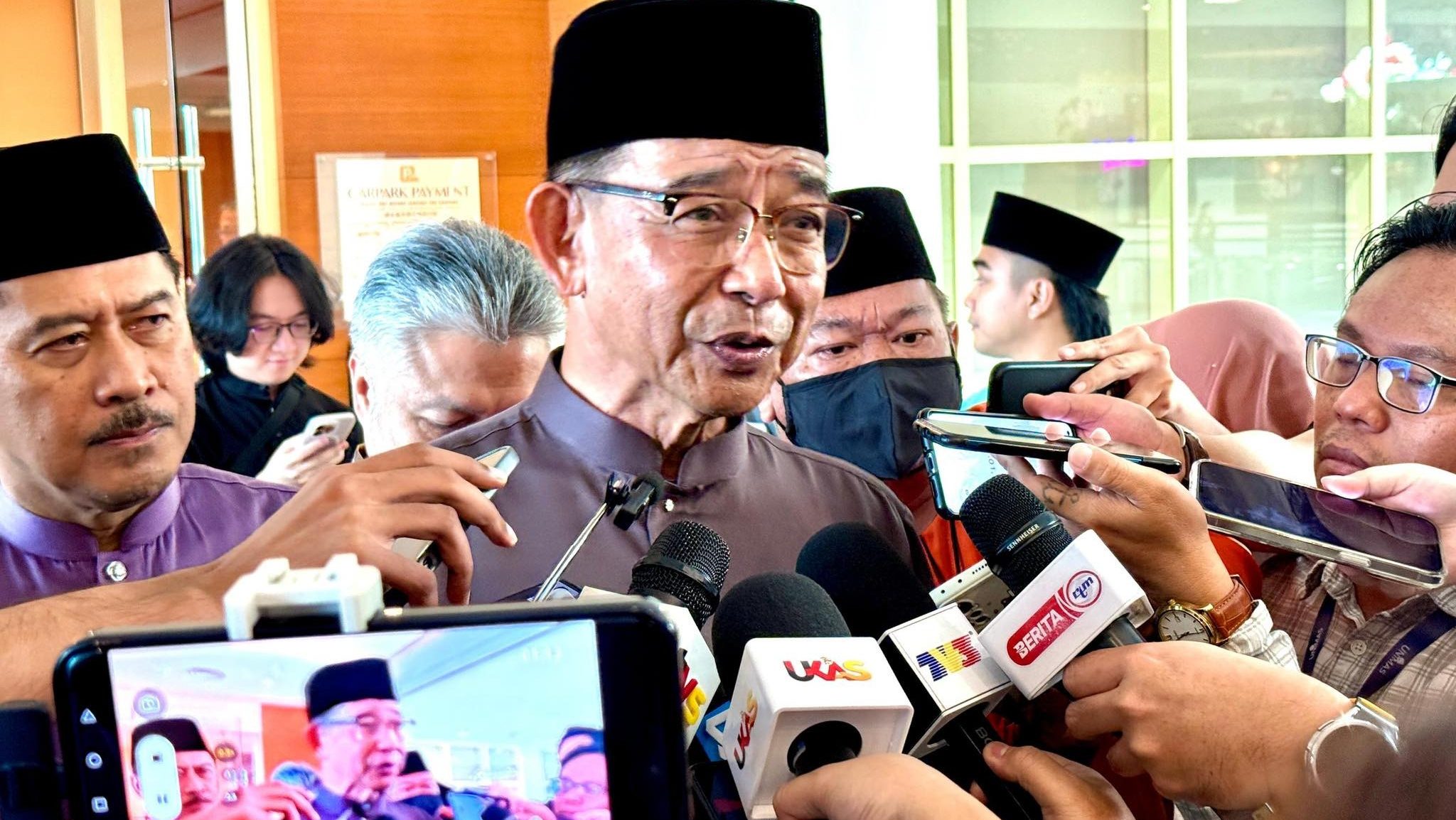 Sarawak Targets SEA Games Boxing, Plans Borneo’s First Velodrome