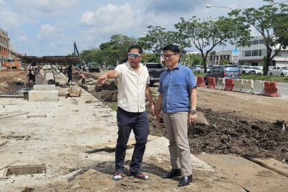 Batu Kawa Drainage Upgrade Councilor & Pemanca Joins Site Inspection