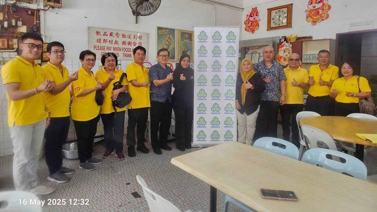 Dong Ge Team Brings PERKESO Services Closer to Kuching Residents