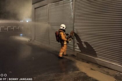 Early Morning Fire Destroys Kapit Convenience Store on Jalan Airport