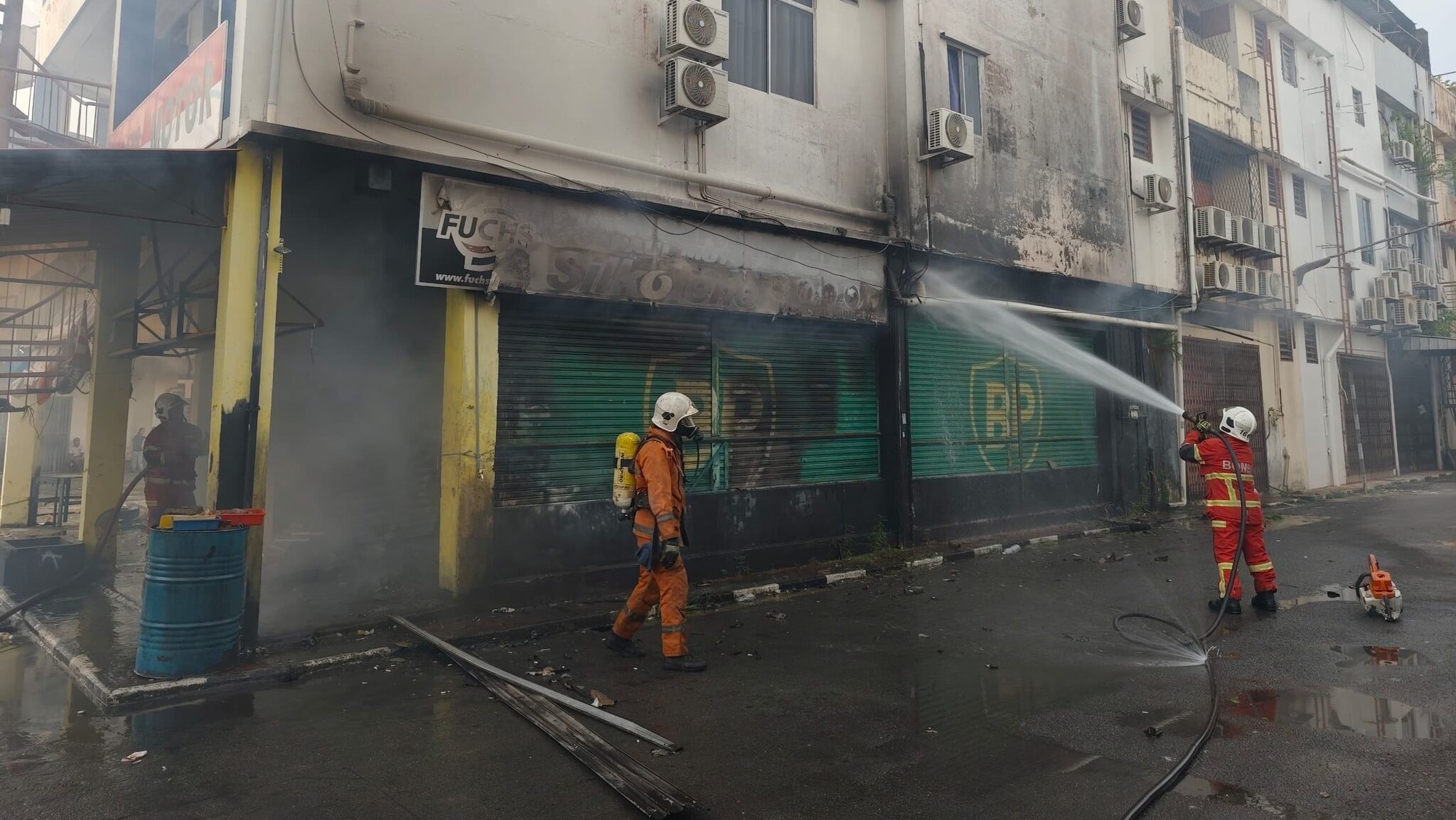 Fire Guts 70% of Miri Motorcycle Workshop on Jalan Duranta