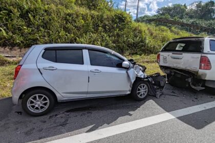 Five Injured in Three-Vehicle Crash Along Jalan Serudit, Betong