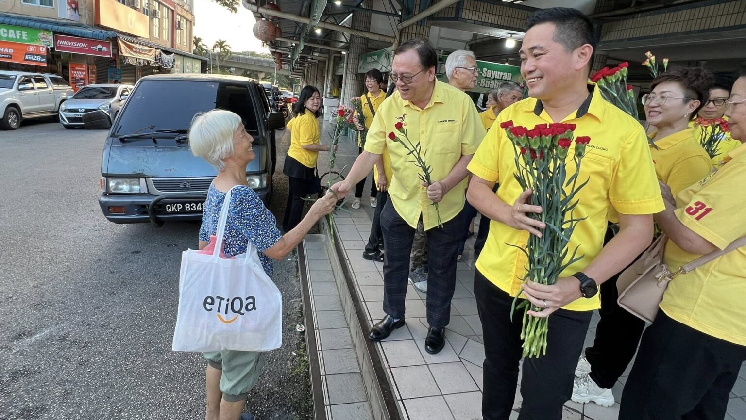 Heartwarming Mother’s Day Celebration at 3rd Mile Market
