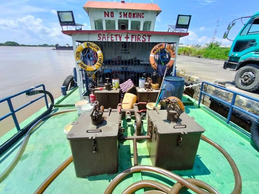 Marine Police Bust Major Diesel Smuggling Attempt in Kuching 2 Marine Police Bust Major Diesel Smuggling Attempt in Kuching