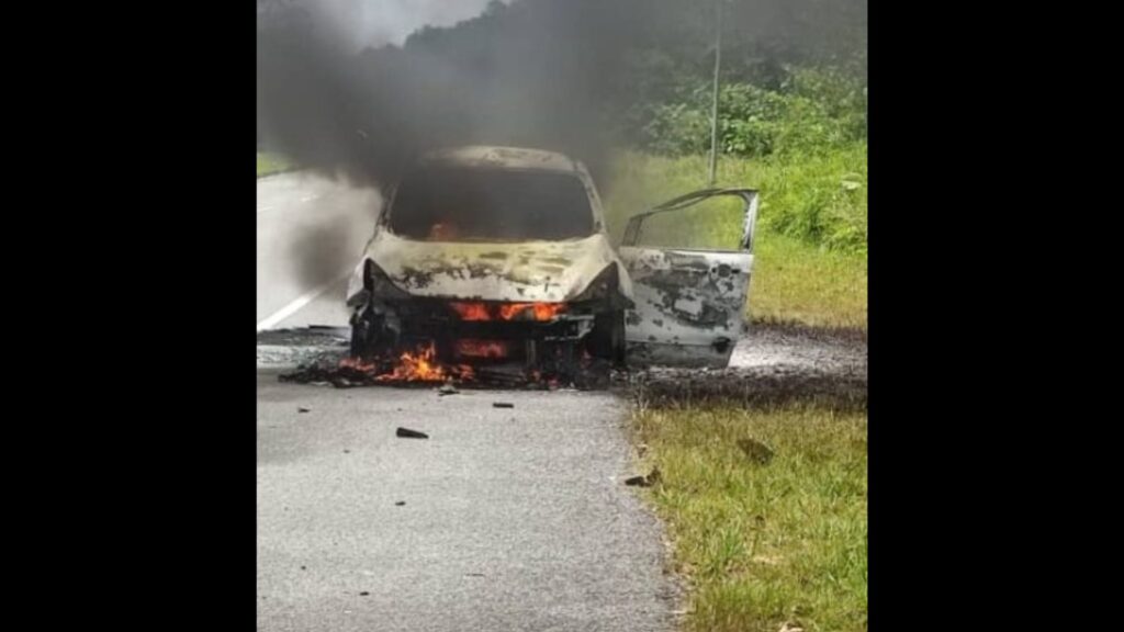 Matang Car Blaze Destroys Ford Cougar in Morning Fire Incident