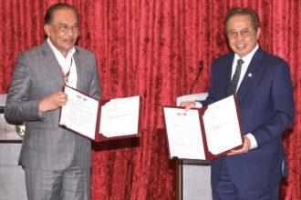 PM, Sarawak Premier Seal Historic Petronas-Petros Gas Agreement