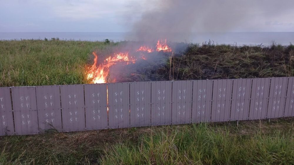 Quick Action by Firefighters Stops Bush Fire in Jalan Pantai Lutong