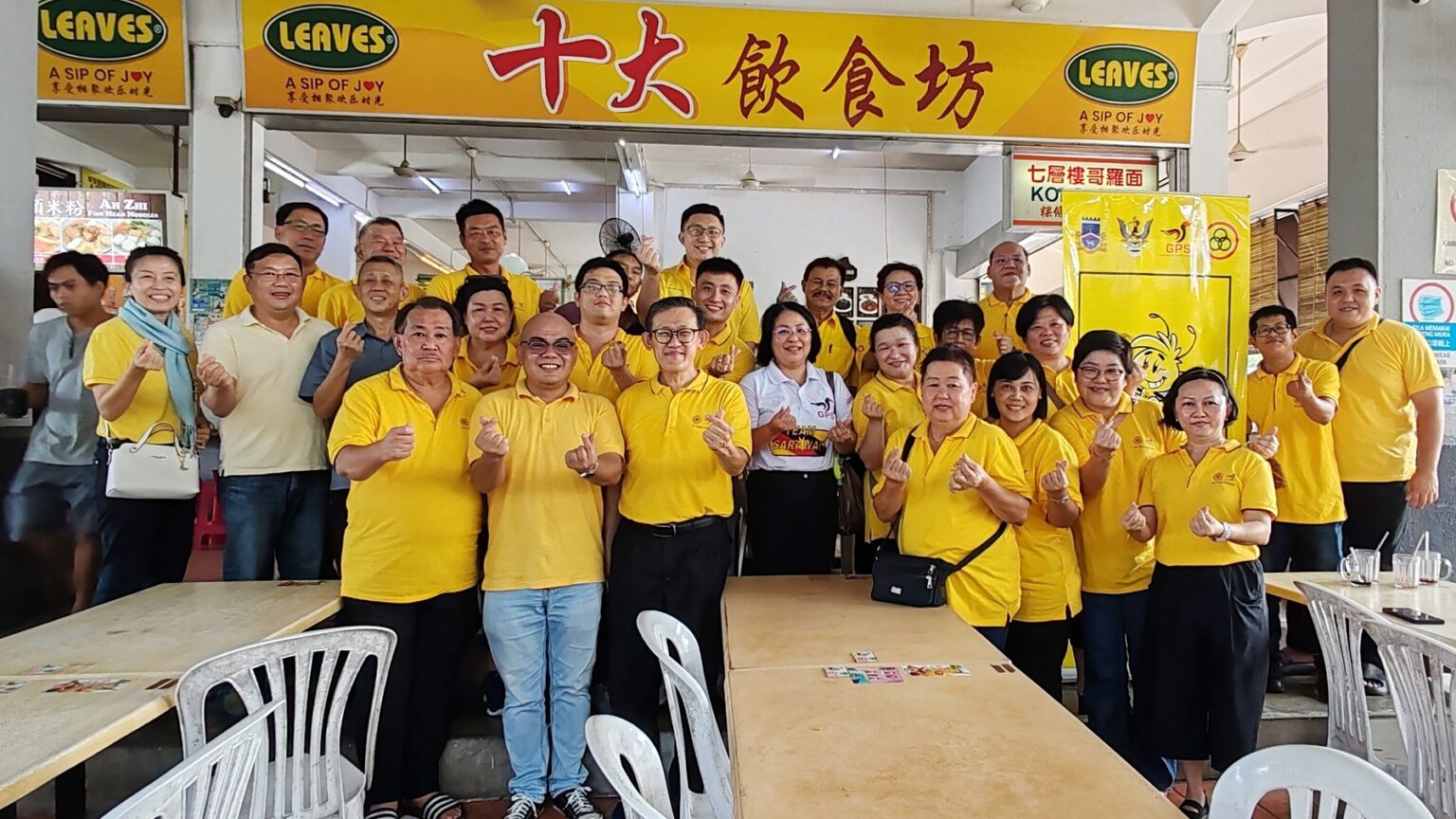 SUPP Batu Lintang Brings Mobile Help to Tabuan Heights Locals