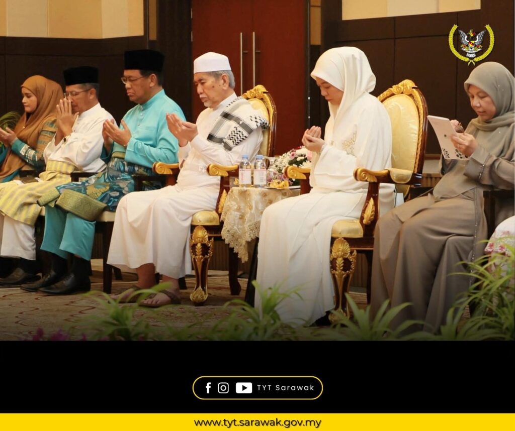 Sarawak Governor Flags Off 142 Haj Pilgrims in Heartfelt Ceremony 2 Sarawak Governor Flags Off 142 Haj Pilgrims in Heartfelt Ceremony