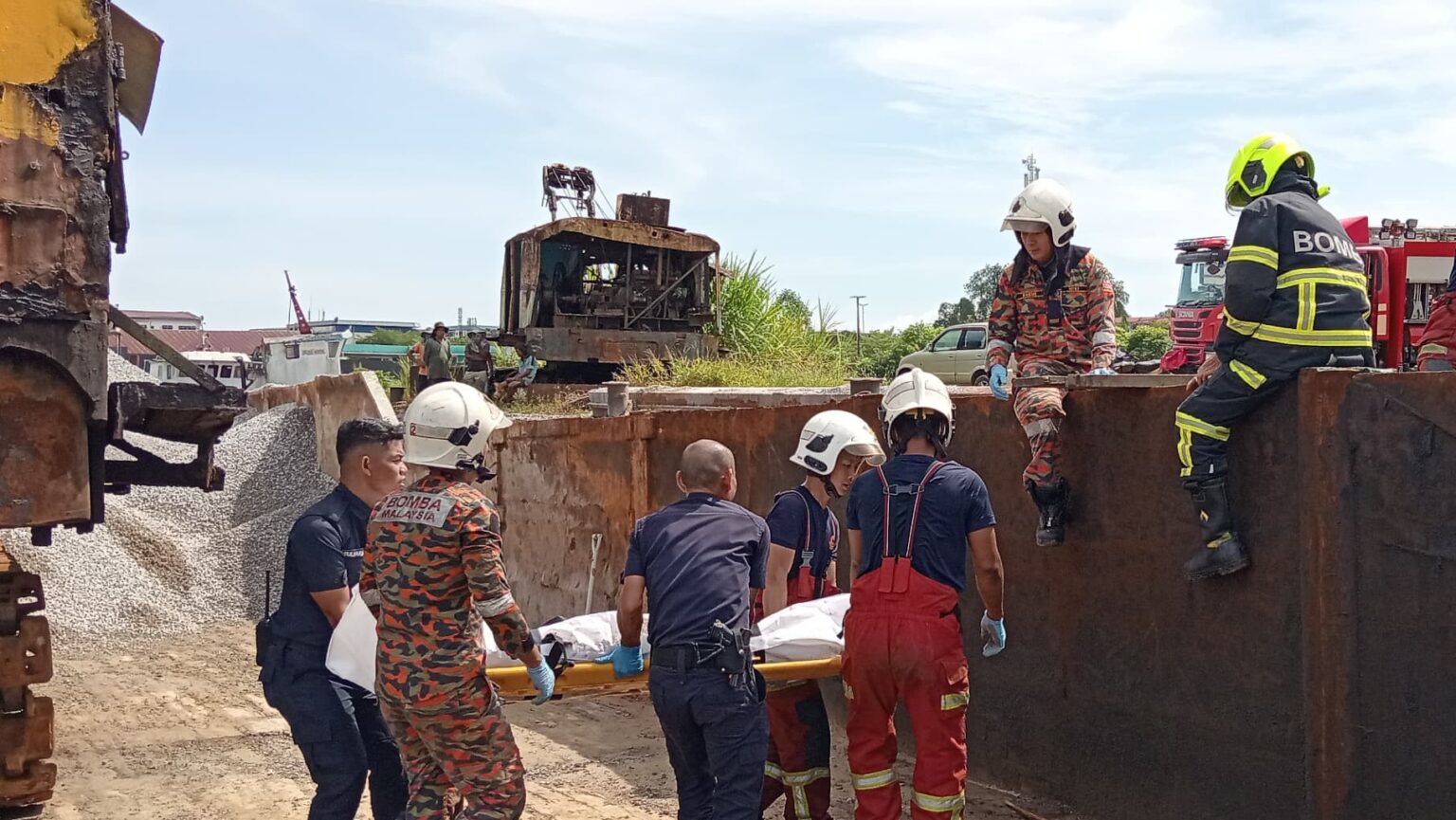 Tragedy in Sibu Two Men Die in Ship’s Enclosed Space