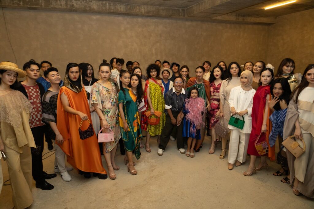 Yacutha Wows Kuching with Cultural Fashion Show at Urban Residences 2 Yacutha Wows Kuching with Cultural Fashion Show at Urban Residences