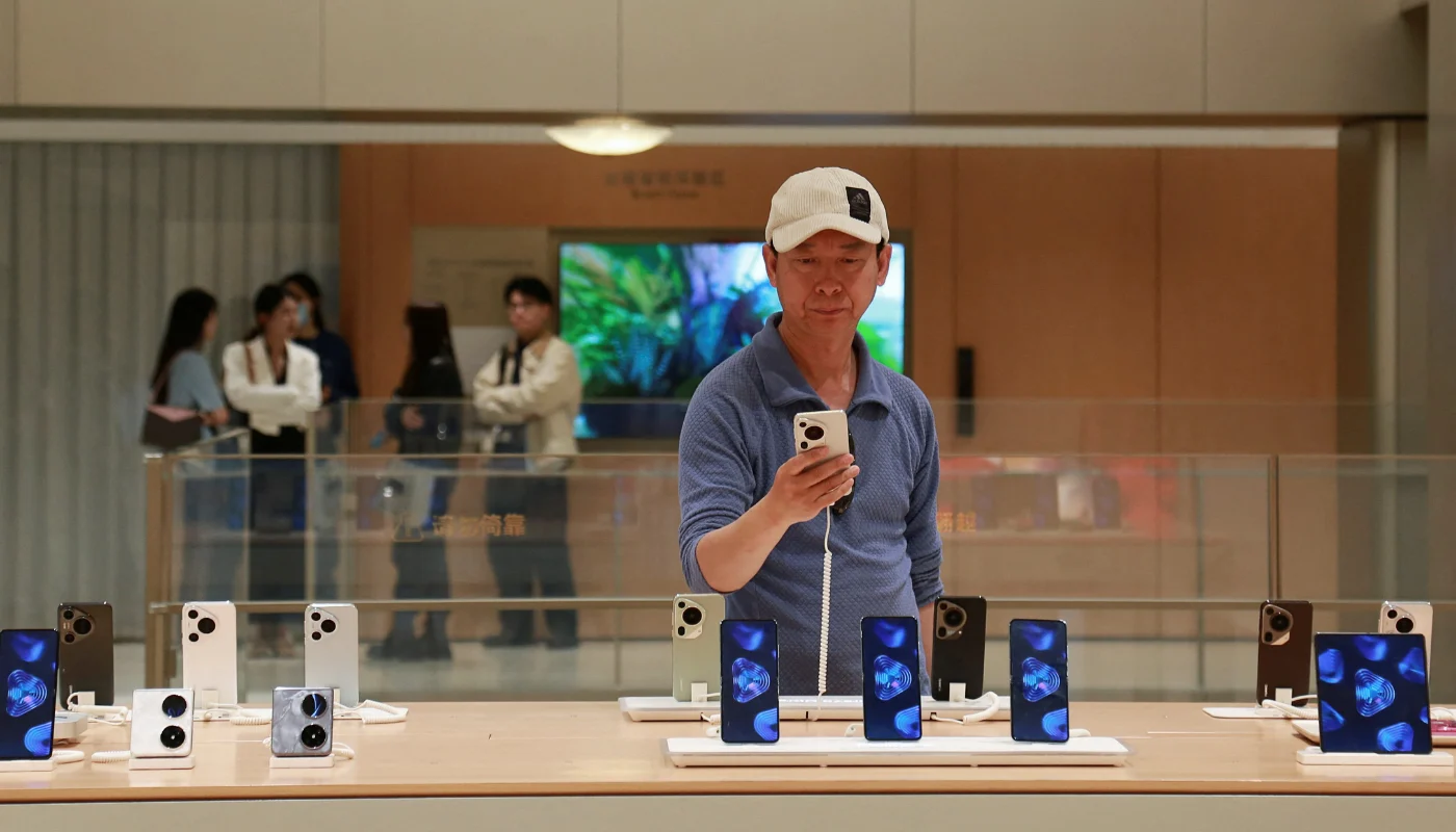 Apple Faces Continued iPhone Shipment Decline in China as Huawei and Vivo Gain Ground