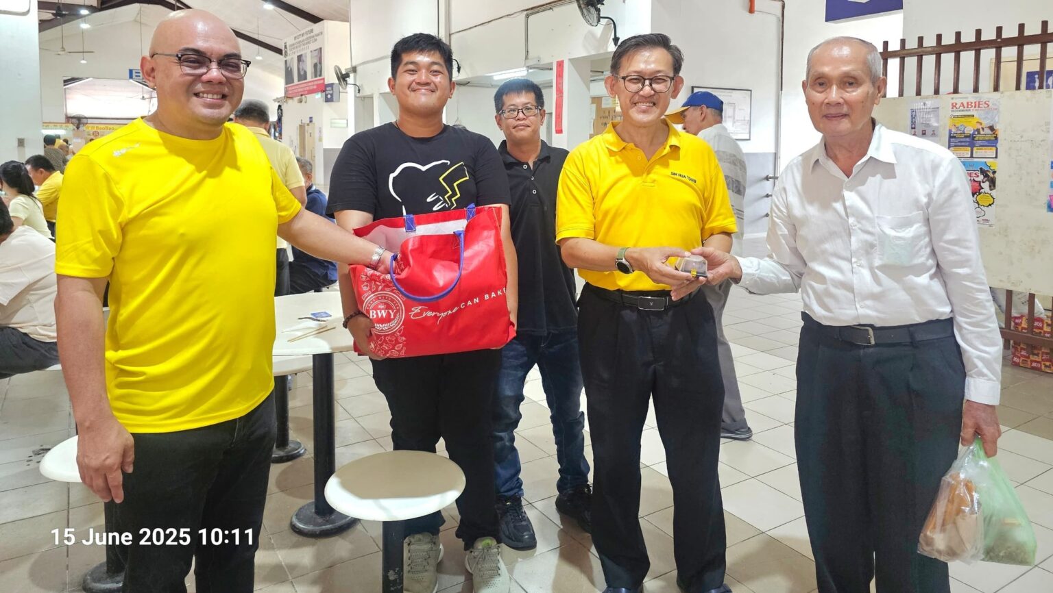 SUPP Batu Lintang Brings Father’s Day Cheer to Stutong Market