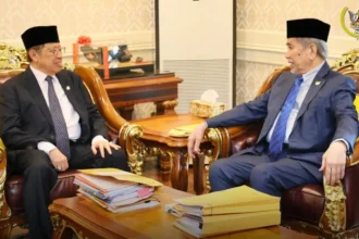 Yang in-Pertua Negeri Sarawak Received the Visit of the Premier Before the Cabinet Meeting