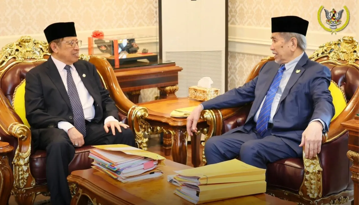Yang in-Pertua Negeri Sarawak Received the Visit of the Premier Before the Cabinet Meeting