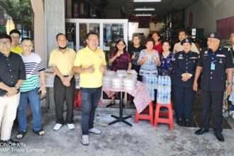 Spreading Love Through Food Free Vegetarian Meals Given Out in Kuching