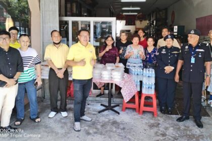 Spreading Love Through Food Free Vegetarian Meals Given Out in Kuching
