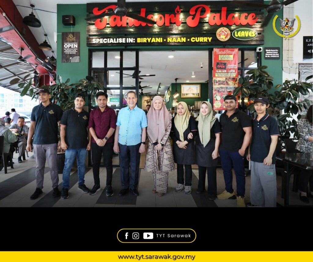 TYT Sarawak Enjoys Breakfast With Family at Tandoori Palace Kuching 2 TYT Sarawak Enjoys Breakfast With Family at Tandoori Palace Kuching