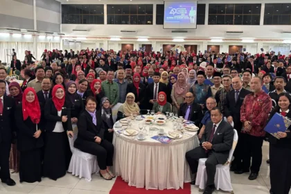 414 Educators Honoured at Kuching District’s Outstanding Service Awards 2024