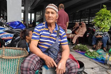 77-Year-Old Limbang Fisherman Survives Two Hours at Sea Clinging to Gallon