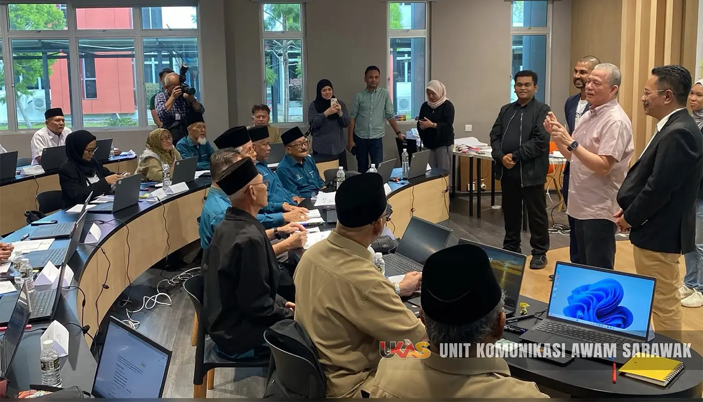 AI Empowers Petra Jaya Community, Trains Grassroots Leaders in Digital Technology