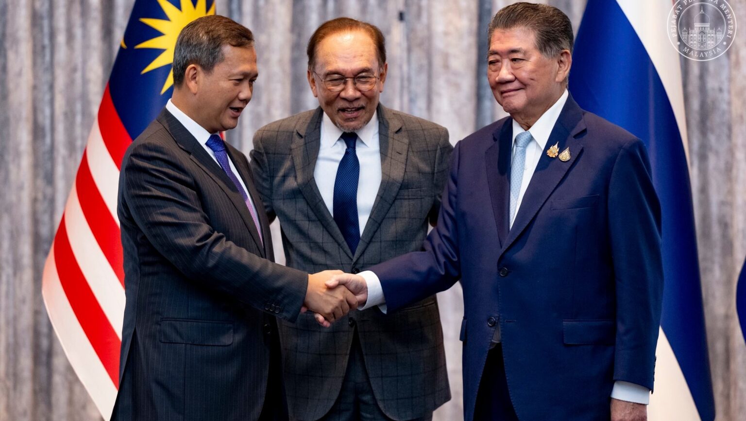 Anwar’s Diplomacy Ends Cambodia-Thailand Conflict Peacefully