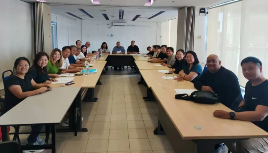 Dato Wee Steps Down After 15 Years at Helm of Sarawak Swimming Association