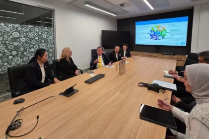 Dr Sim Kui Hian Discusses Health Collaboration Opportunities with Western Australia