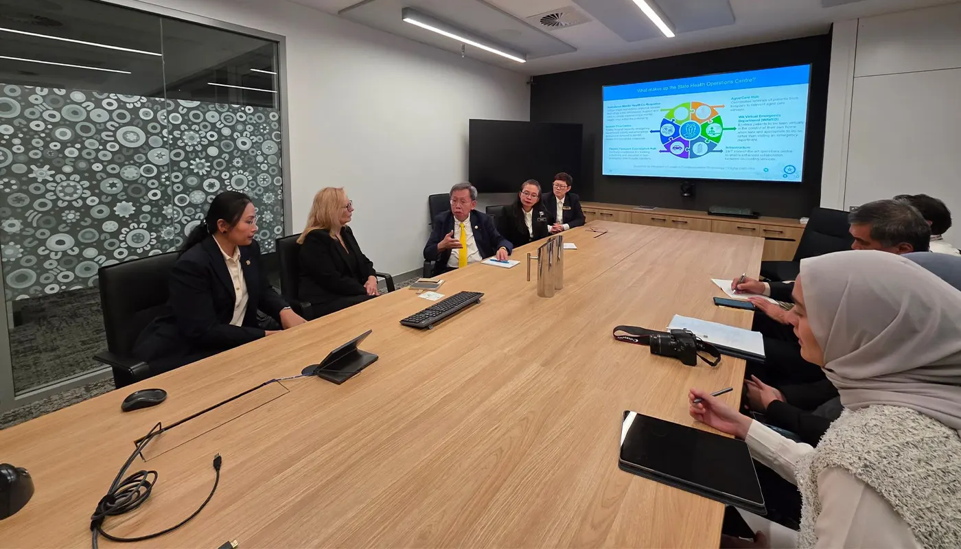 Dr Sim Kui Hian Discusses Health Collaboration Opportunities with Western Australia