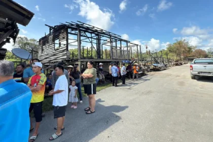 Edwin Banta Announces RM2,000 Immediate Aid for Pasar Sangan Fire Victims