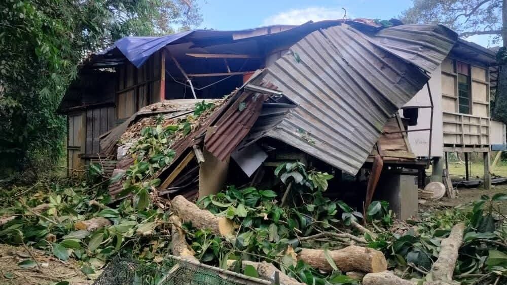 Fallen Tree Destroys Kitchen in Kampung Kerangan, Lawas
