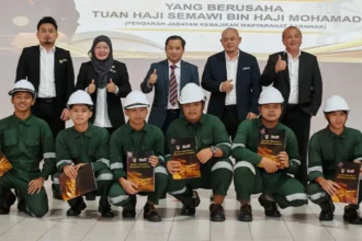 JKM Sarawak Graduates 15 in Scaffolding Course to Boost Employability