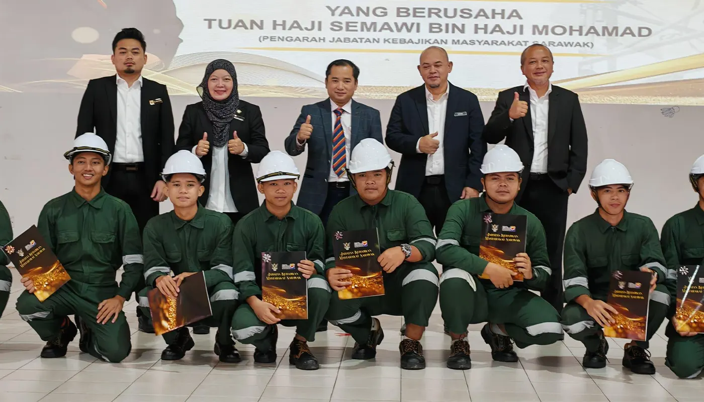 JKM Sarawak Graduates 15 in Scaffolding Course to Boost Employability